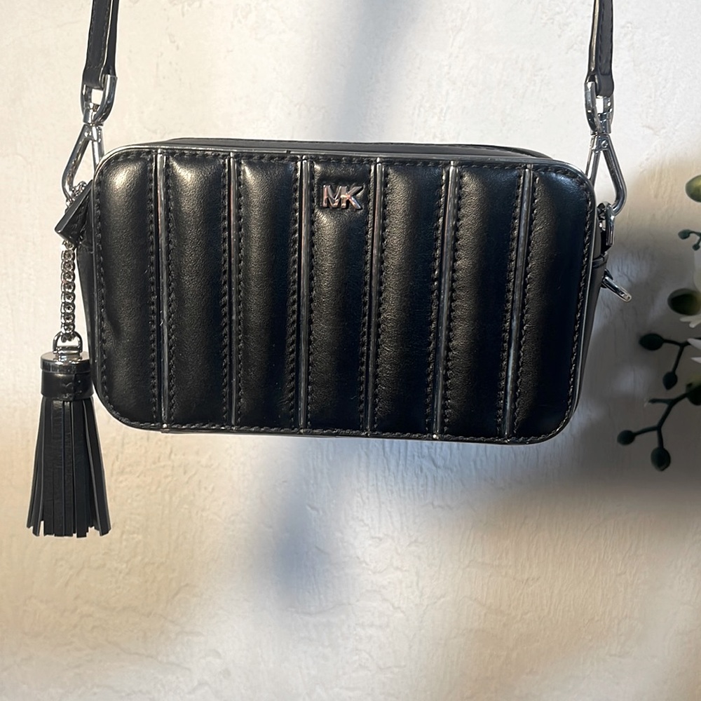 Beautiful MIchael Kors crossbody 🥰